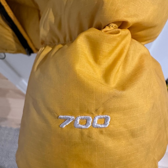 Men’s North Face Nuptse 700 Puffer Jacket - Picture 6 of 7